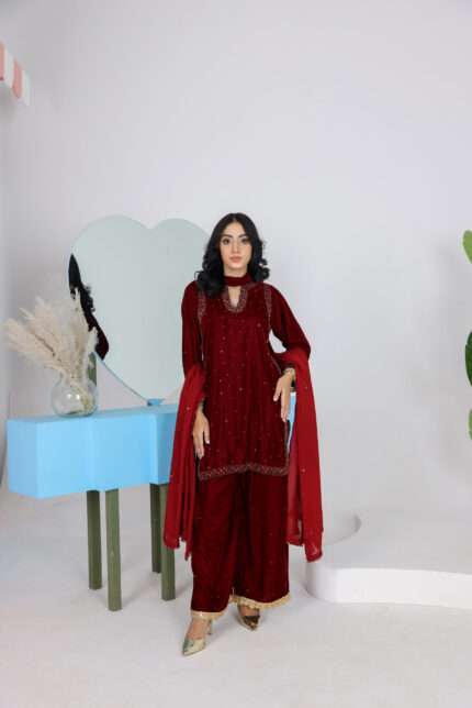 Fascino Velvet Suit with Chiffon Dupatta – 3 Piece