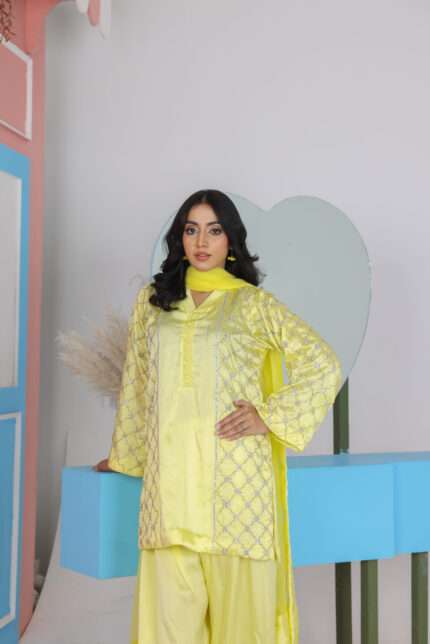 Lime Zari Co-ord Set with Embellished Short Kurta – 3 Piece