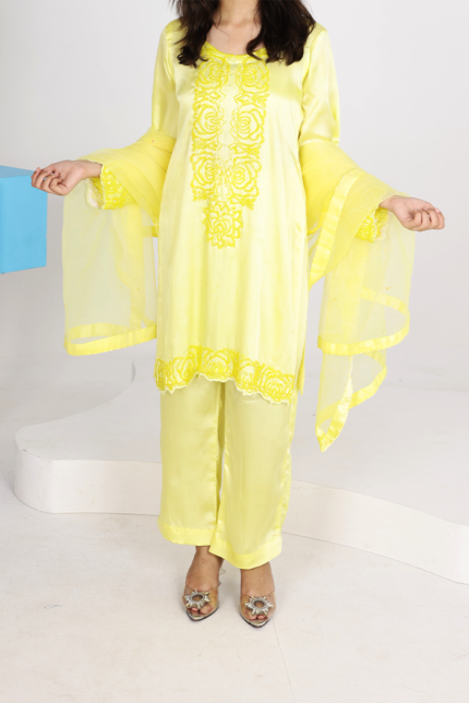 Zard Lemon Silk Set with Organza Dupatta – 3 Piece